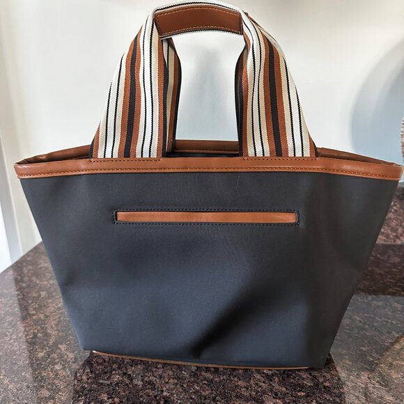 Tuckernuck Handbags - NWOT Tuckernuck Black Nylon and Leather Handbag